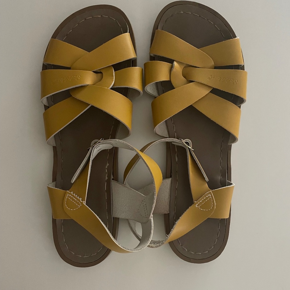 Mustard Saltwater sandals